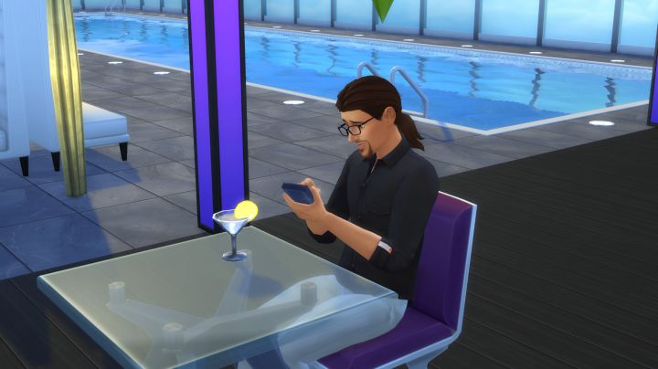Food Critic in The Sims 4 City Living